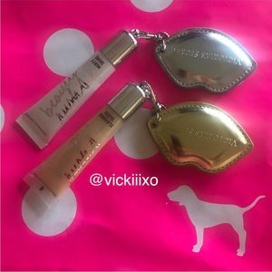 Victoria’s Secret Limited-edition Gloss & Go Keychain